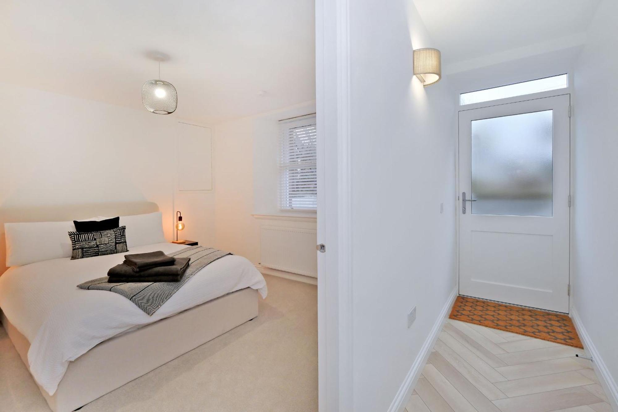 Ferryhill Place *